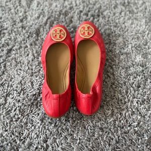 Tory Burch Benton Leather flats with Gold logo size 8.5 never been worn.